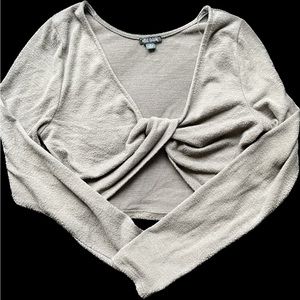 Cropped long sleeve twist top